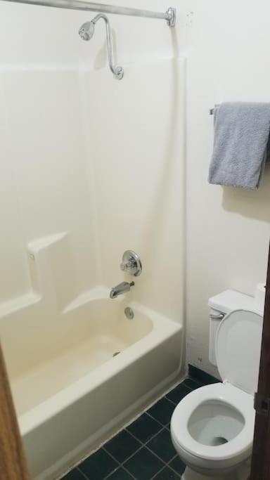 Hotel King Ac Wi-Fi Hotel 2061 Booking Stillwater Εξωτερικό φωτογραφία
